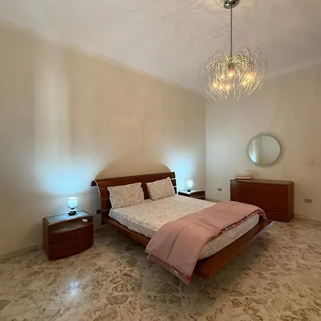 דירה Station Howme בארי